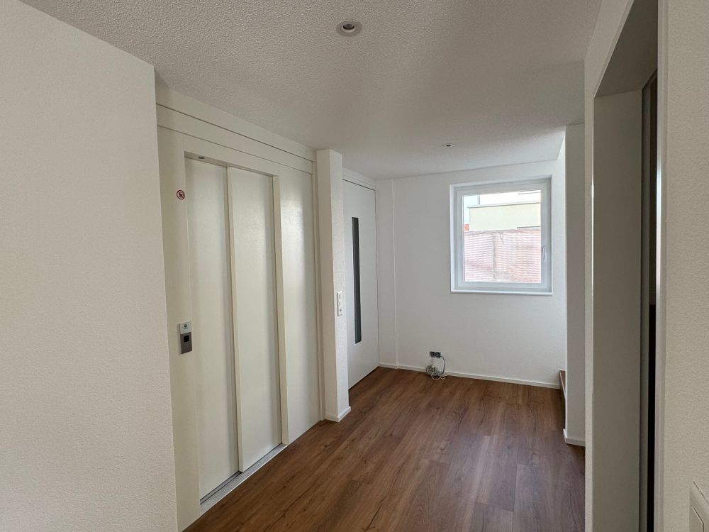 Erstvermietung: Exklusiv saniertes EFH mit Lift und Charme - Bild 12