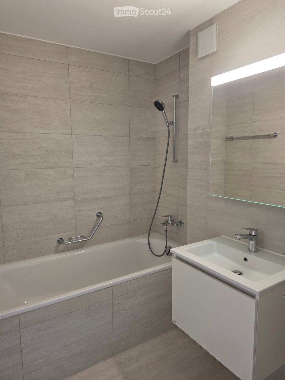 Prachtvolles 3.5-Zimmer-Neubau mit Balkon in Rolle - Bild 6