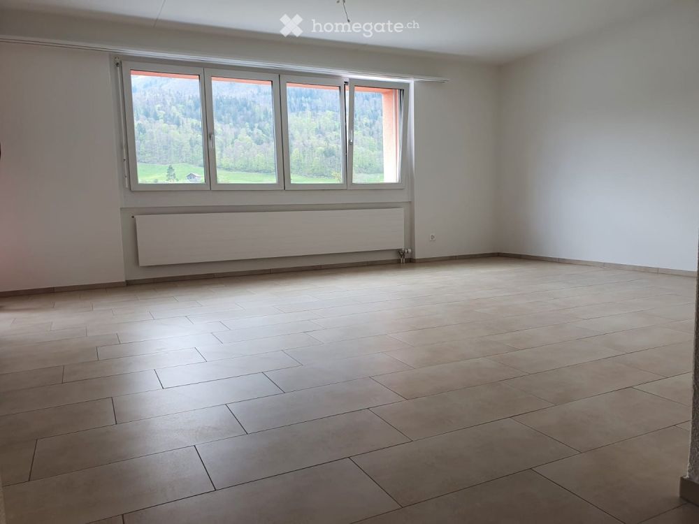 Moderne und sonnige Wohnung in Ennenda mit Balkon und Lift / Erstvermietung nach Renovation - Bild 2