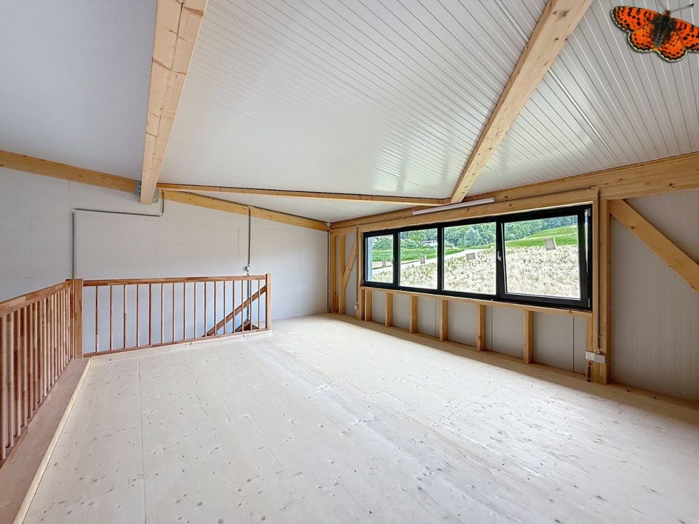 Dépôt avec bureau - Bureau en mezzanine