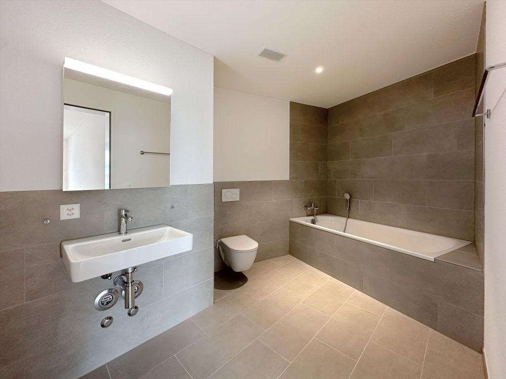 Hochwertige und moderne Wohnung in ruhigem Quartier! - Bad