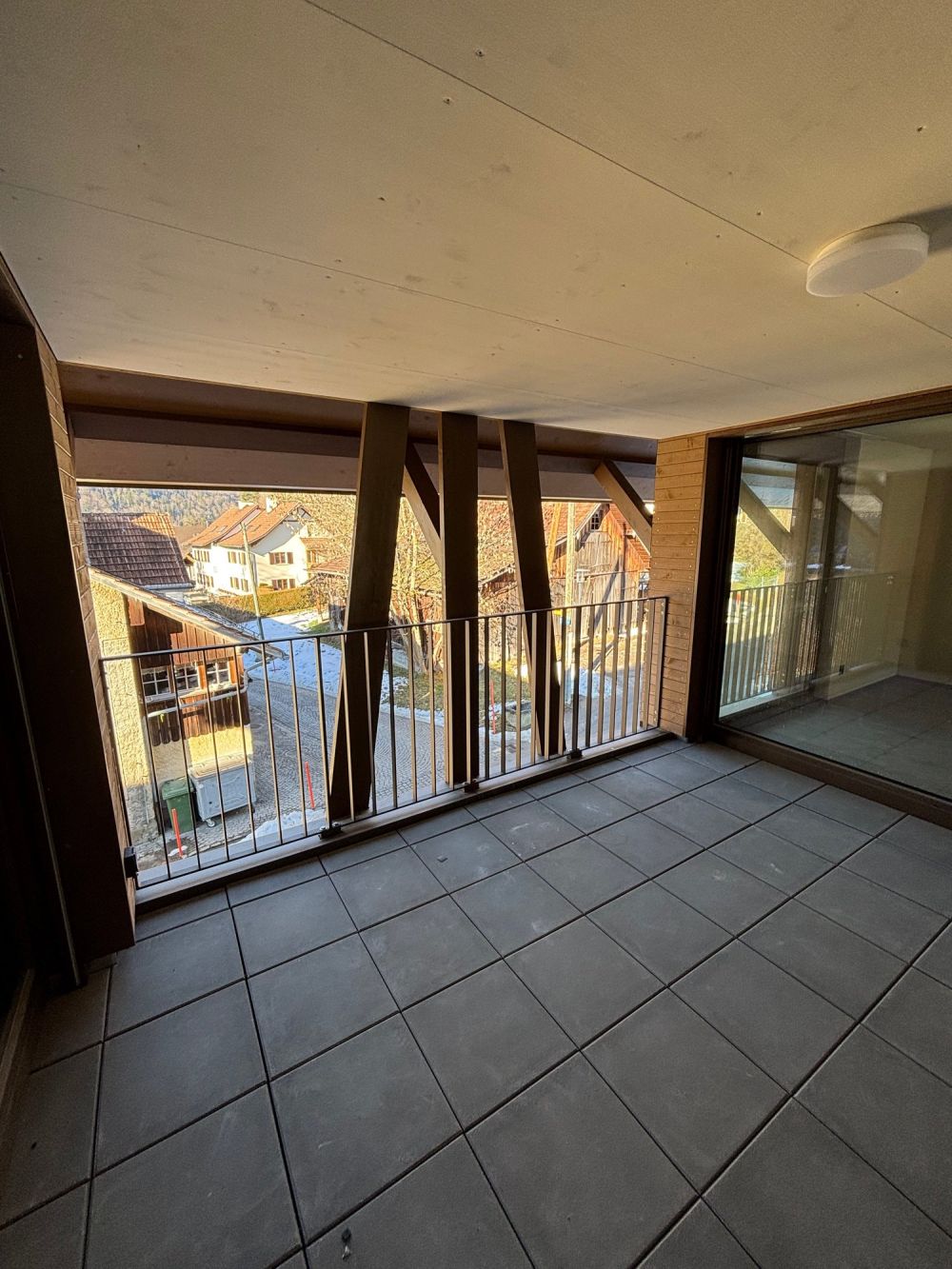 Moderne Neubau 4.5-Zimmer-Maisonette-Wohnung in naturnaher Lage - Bild 13