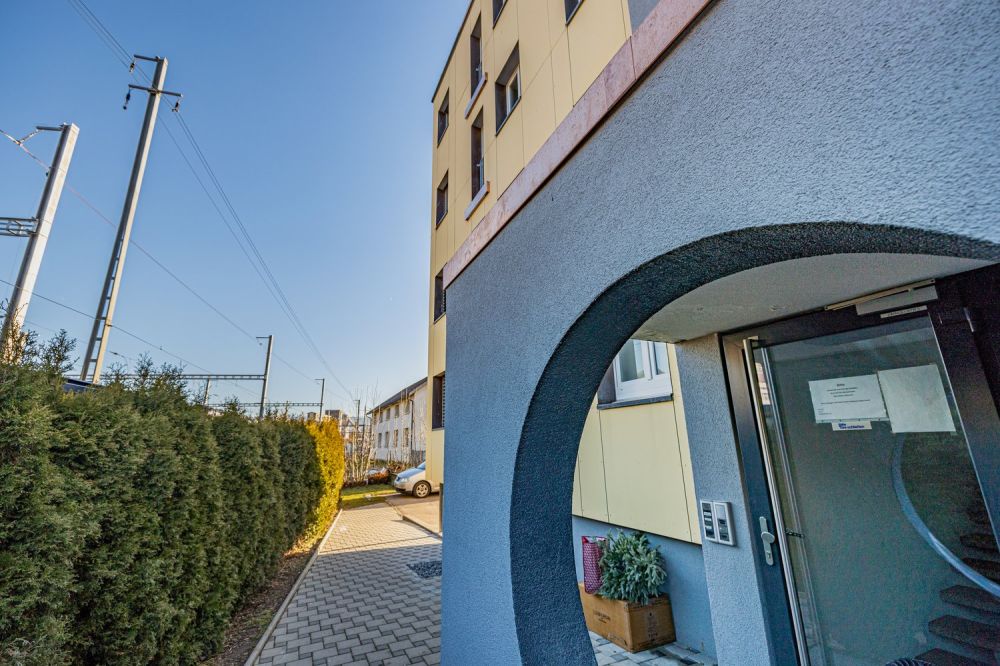 Schöne 4.5 Zimmerwohnung zu vermieten - Hauseingang