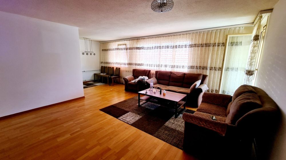 Charmante 3.5-Zimmer-Wohnung mit Balkon in Degersheim - Bild 1