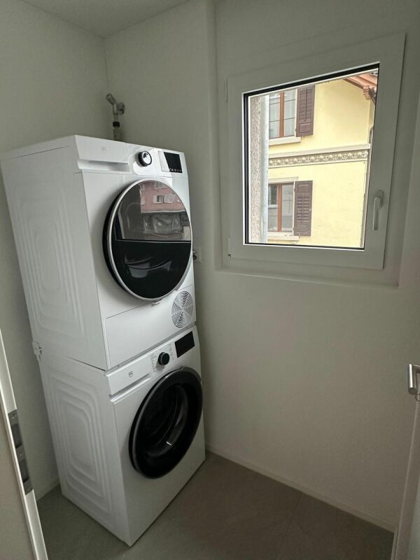 2.5 Zi. Wohnung im 1.OG mit grossem Balkon - Bild 4