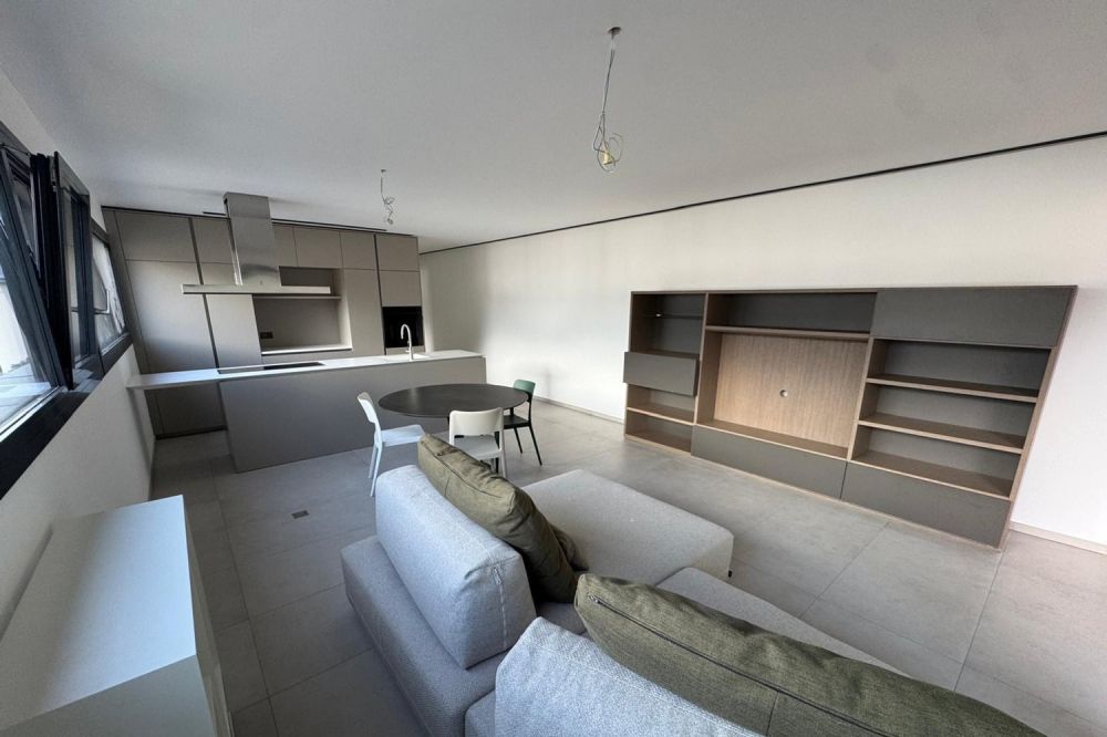Moderno 2,5 con terrazza subito disponibile anche arredato - Bild 1