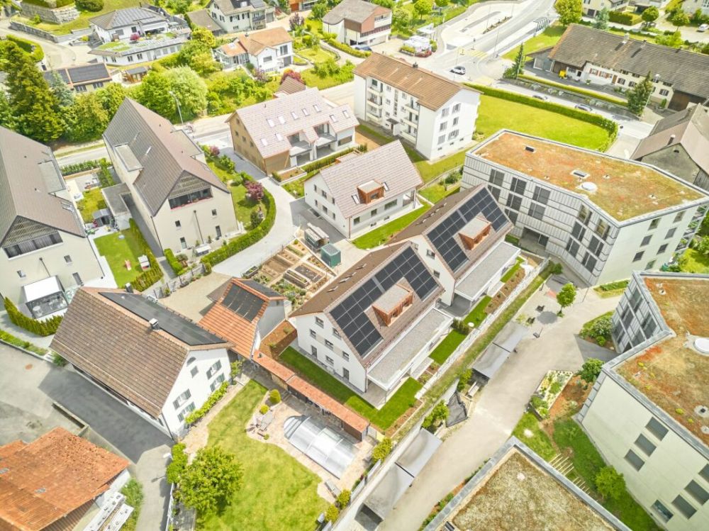 6 1/2-Zimmer-Doppeleinfamilienhaus mit nutzbarer Landfläche - Bild 11