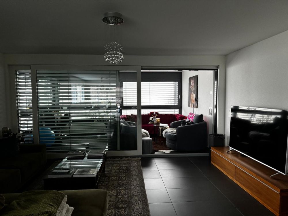 Modernes 1 Zimmer mit Balkon in Apartment in Wollerau - Bild 7