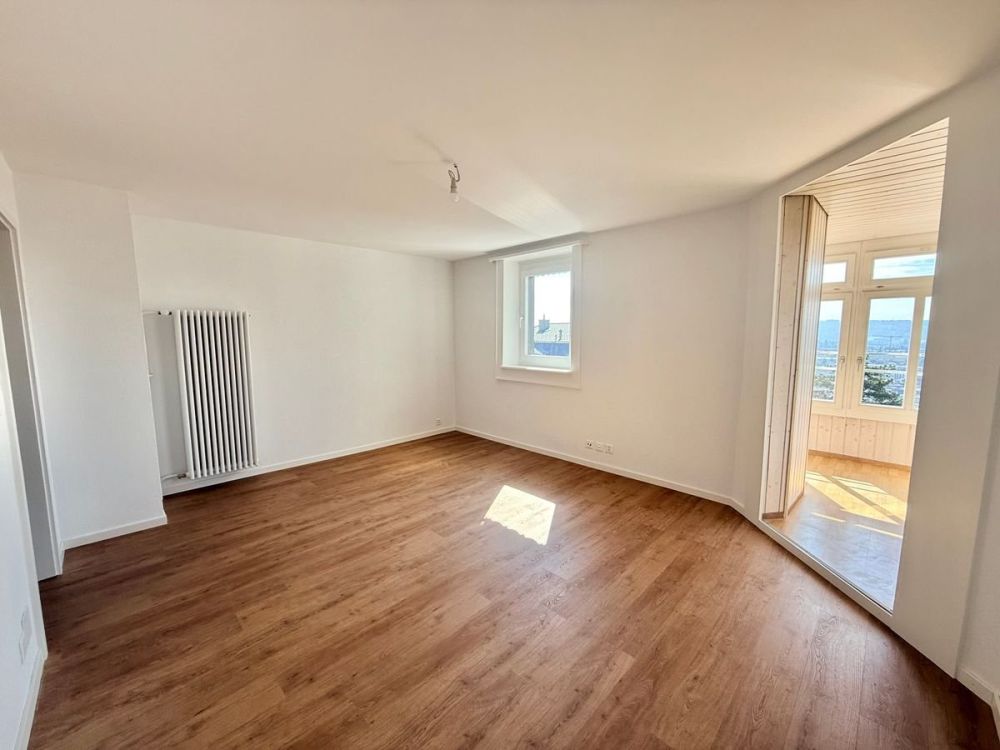 Magnifique appartement 2.5 pièces entièrement rénové - cadre moderne avec vue dégagée - Bild 7