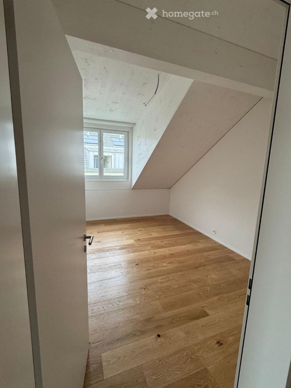 Helle 3.5Zi-Dachwohnung (Preis inkl. PP 1. UG) - Bild 2