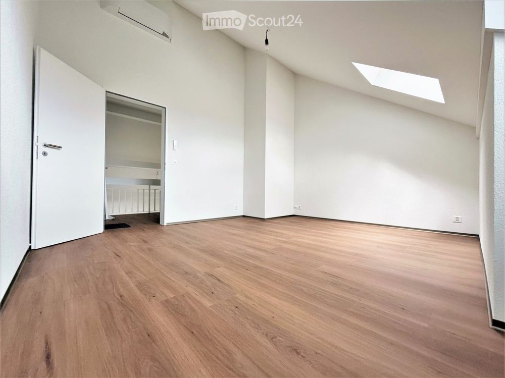 Grosse moderne 3.5 Zimmer Duplex-Wohnung mit Cheminée und Bergsicht - Wohnen über zwei Etagen - Bild 7