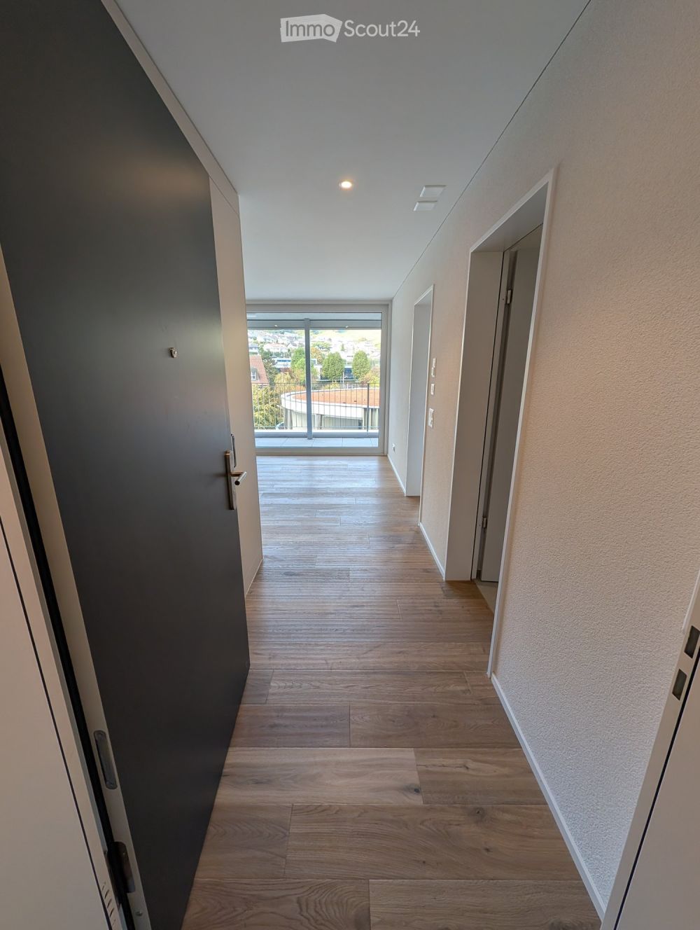 Erstvermietung von 2.5 Zimmer-Wohnung an bester Zentrumslage (höchster Innenausbaustandard) - Bild 3