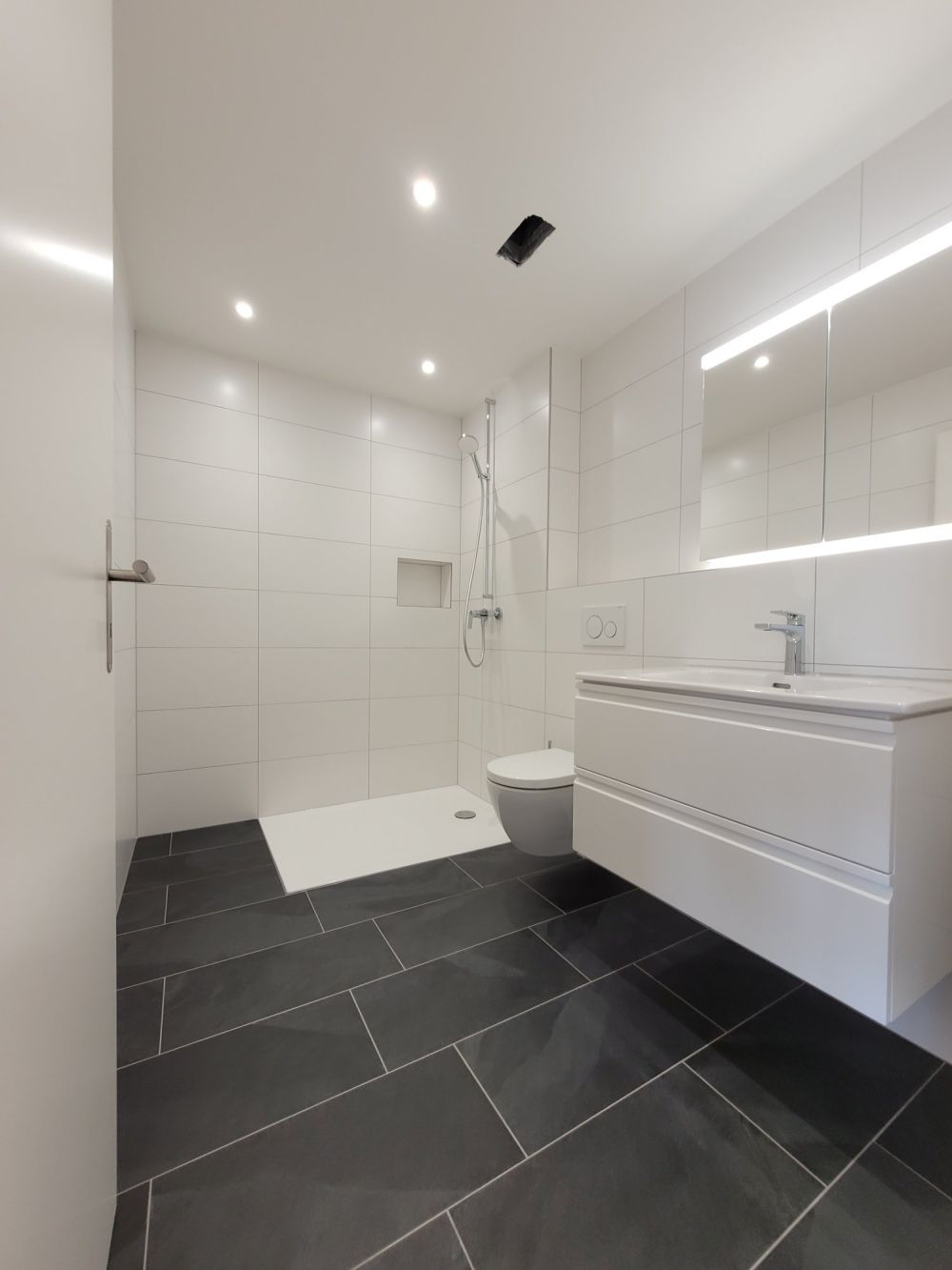 Moderne 2.5-Zimmer-Wohnung mit Balkon - Bild 8