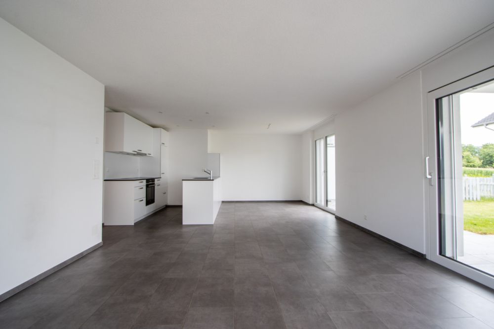 Attraktive 3.5-Zimmer Neubauwohnungen zu vermieten - Das Foto zeigt eine vergleichbare Wohnung und dient nur zur Veranschaulichung.
