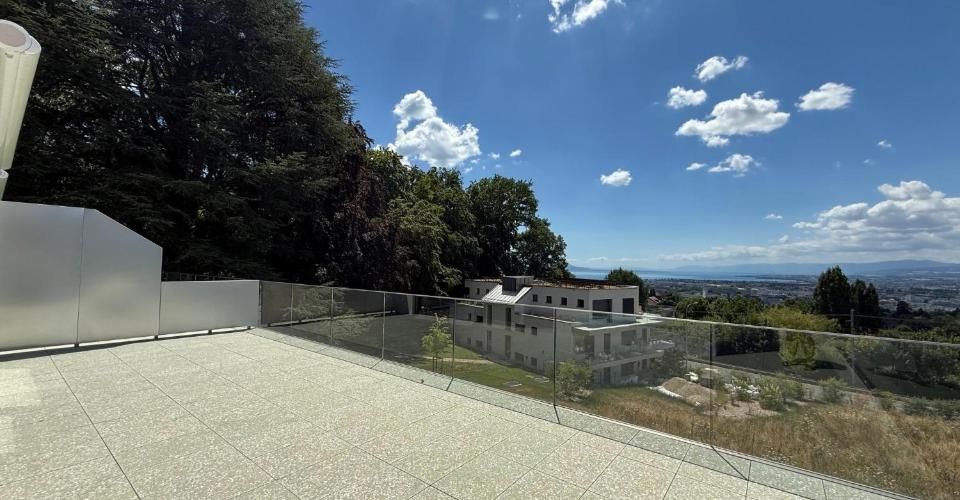 2.5 pièces en attique avec grande terrasse et vue sur le lac - Appartement 2.5 pièces - image - 1