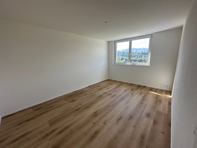 ERSTVERMIETUNG / 4 1/2- bis 5-Zimmer-Hausteil im Grünen mit Panoramablick - Bild 9