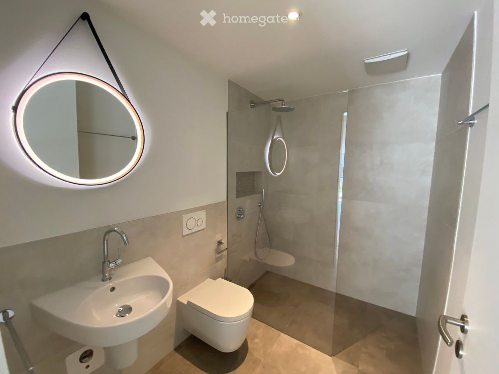 Gartenwohnung mit grosser Terrasse und privatem Garten im Herzen von Uetikon am See - Bild 7