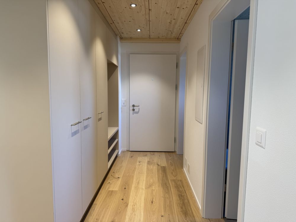 Heimelige Neubauwohnung - Gang