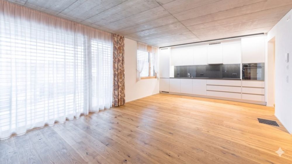 GEMÜTLICHE UND GROSSZÜGIGE 3.5 ZIMMER-WOHNUNG IN REBSTEIN - Bild 4