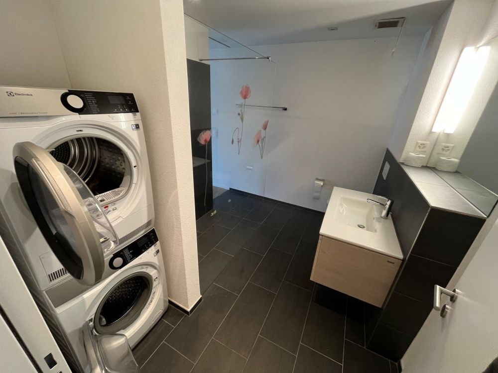 Charmante 2.5-Zimmerwohnung in Hägendorf - Badezimmer