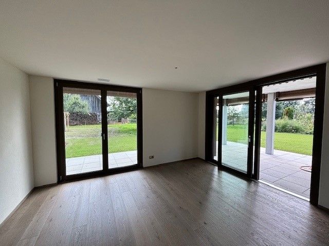 Grosszügige 4.5 Zimmer-Gartenwohnung mit riesigem idyllischem Garten - Bild 2
