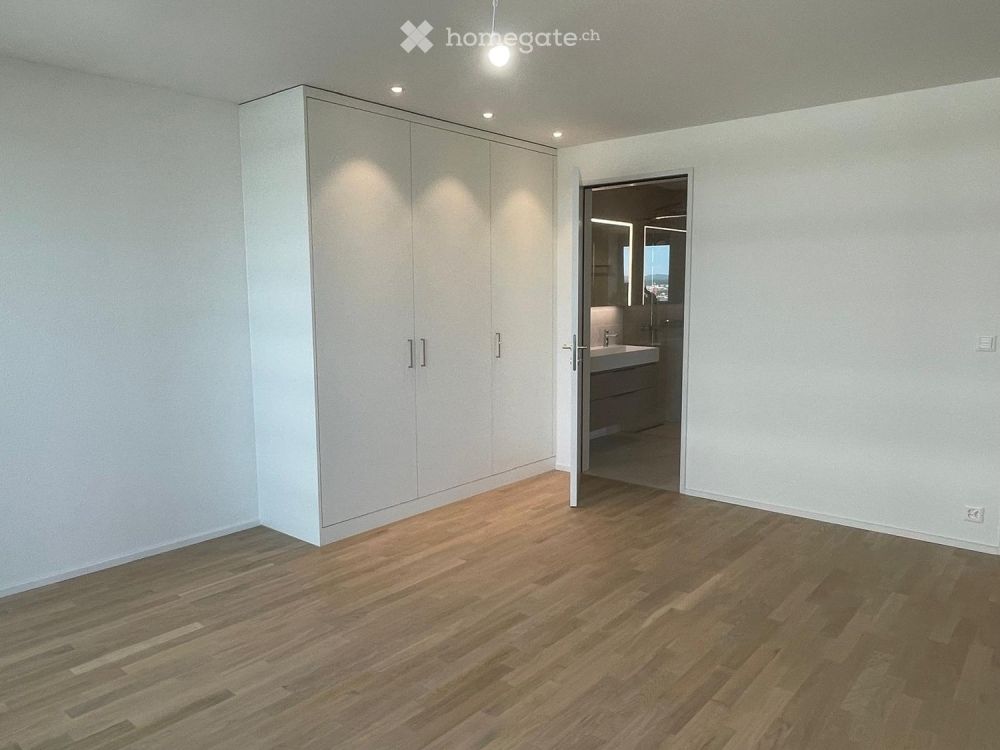 Helle, grosszügige 2,5 Zimmer-Wohnung auf dem 13. Stock, mit Panoramablick - Bild 4