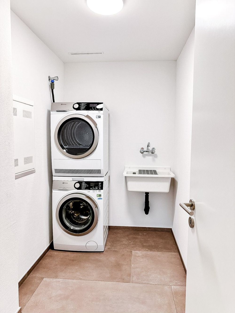 Attraktive 3½ Zimmerwohnung im steuergünstigen Bäch SZ - Reduit