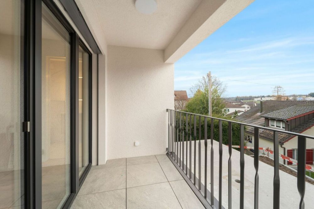 Erstbezug 5,5 Zimmer-Doppeleinfamilienhaus - Balkon vom Schlafzimmer