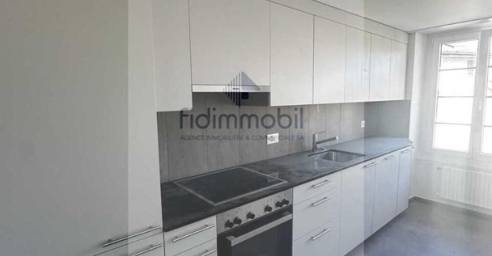 APPARTEMENT ENTIÈREMENT RÉNOVÉ DANS QUARTIER CALME - Appartement 3 pièces - image - 1