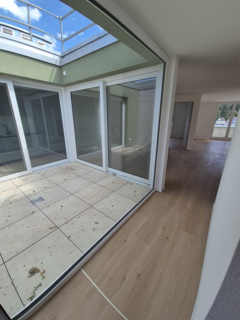 Exklusive Neubau 3.5 Zimmer Attikawohnung mit 2 Balkonen - Bild 3