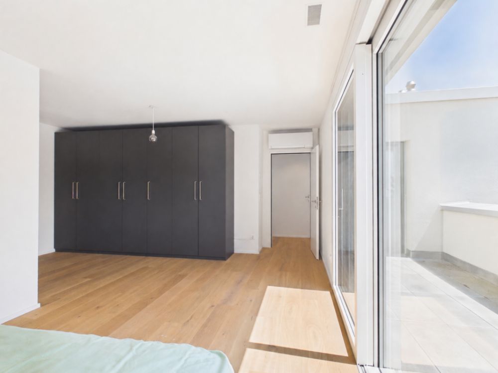Exklusive 3.5-Zimmer-Attikawohnung mit grosszügigen Aussenflächen in Binningen - Bild 12