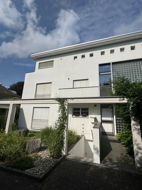 Erstbezug in schön sanierte 4 ½ Zimmer Wohnung in 3-Parteienhaus - Bild 1
