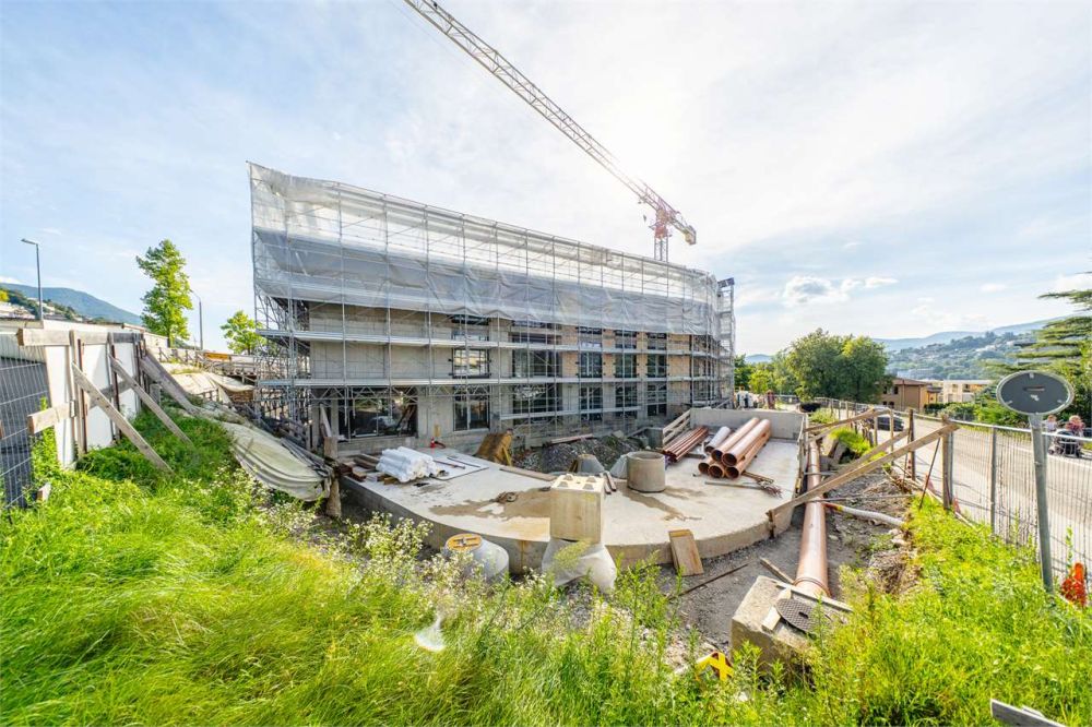 Elegante 4.5 locali all'ultimo piano - Residenza Pregassona 339 - Bild 1