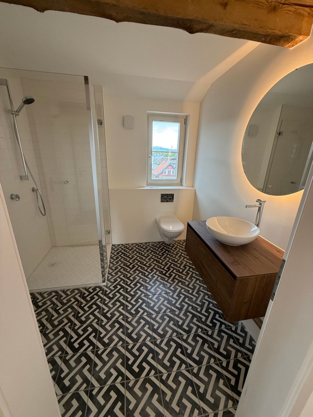 NEUWERTIGE: 3-Zimmerdachwohnung – Vintage-Style trifft auf modernen Komfort - Bild 2