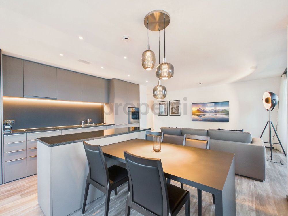 Moderne 2.5-Zimmer-Wohnung mit Balkon, Dübendorf - Image 2