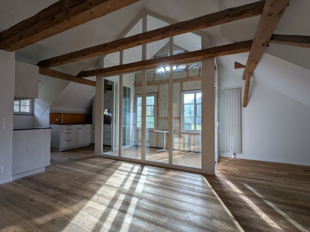 Moderne Dachwohnung in historischem Riegelhaus inmitten der Natur - Bild 1