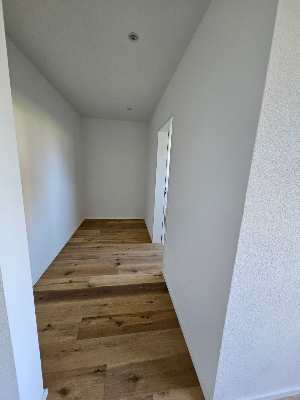 Einmal vorhanden:  lichtdurchflutete 2.5 Zi Neubauwohnungen mit Ankleide - Bild 8