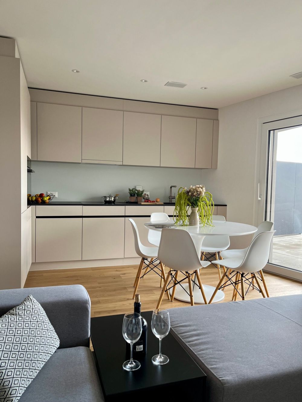 Neubau (2025): 5.5 Zimmer Maisonette - Wohnung mit grosser Terrasse und Aussicht auf Basel - Bild 5