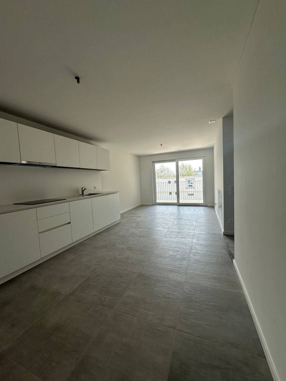 Appartamento moderno di 2,5 locali con balcone a Iragna - Bild 3