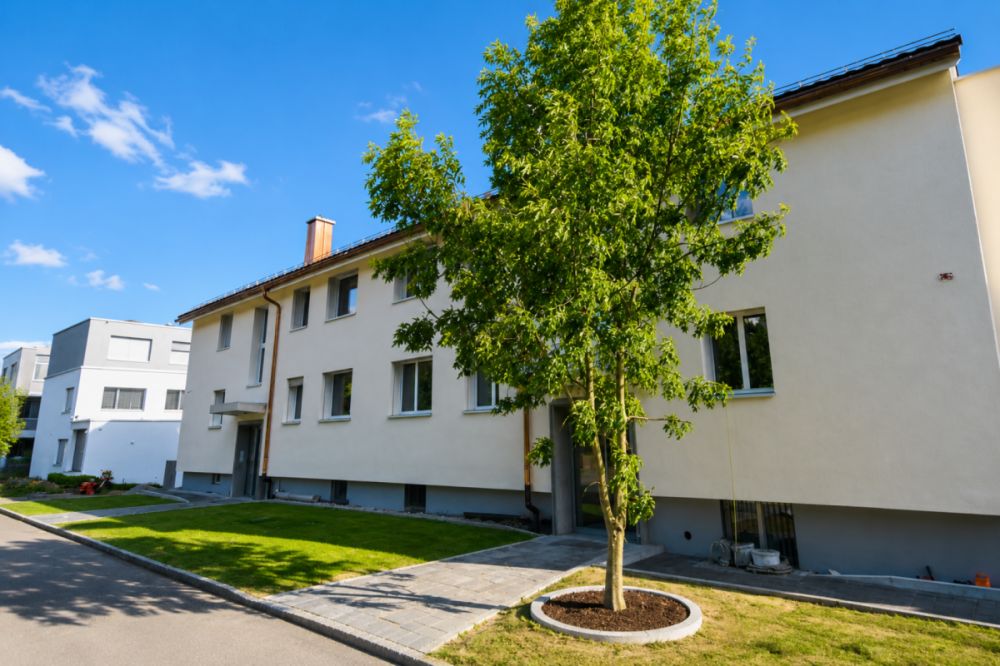 Frisch renovierte Dachwohnung nach umfassender Liegenschaftssanierung - Bild 12