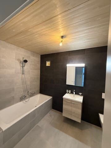 A louer, magnifique logement de 3.5 pièces dans une ferme rénovée - SDB