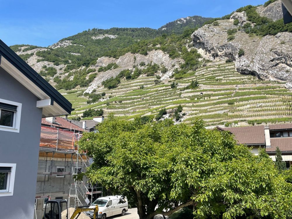 SUPERBE 2.5P NEUF AVEC BALCON - CHARGES COMPRISES - SITUATION IDÉALE À ARDON / MALOC-IMMO - Bild 2