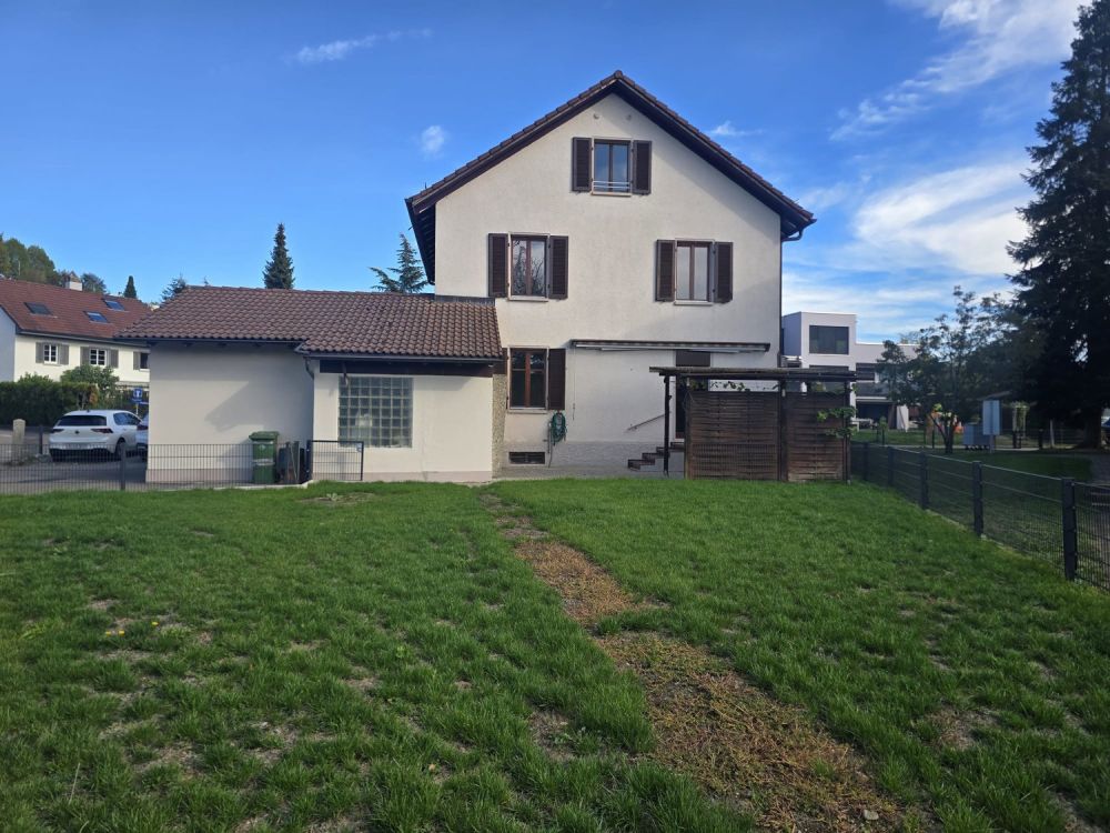 ERSTVERMIETUNG - Gemütliche 3-Zimmerwohnung mit grosser Terrasse und Gartenanteil - Bild 8