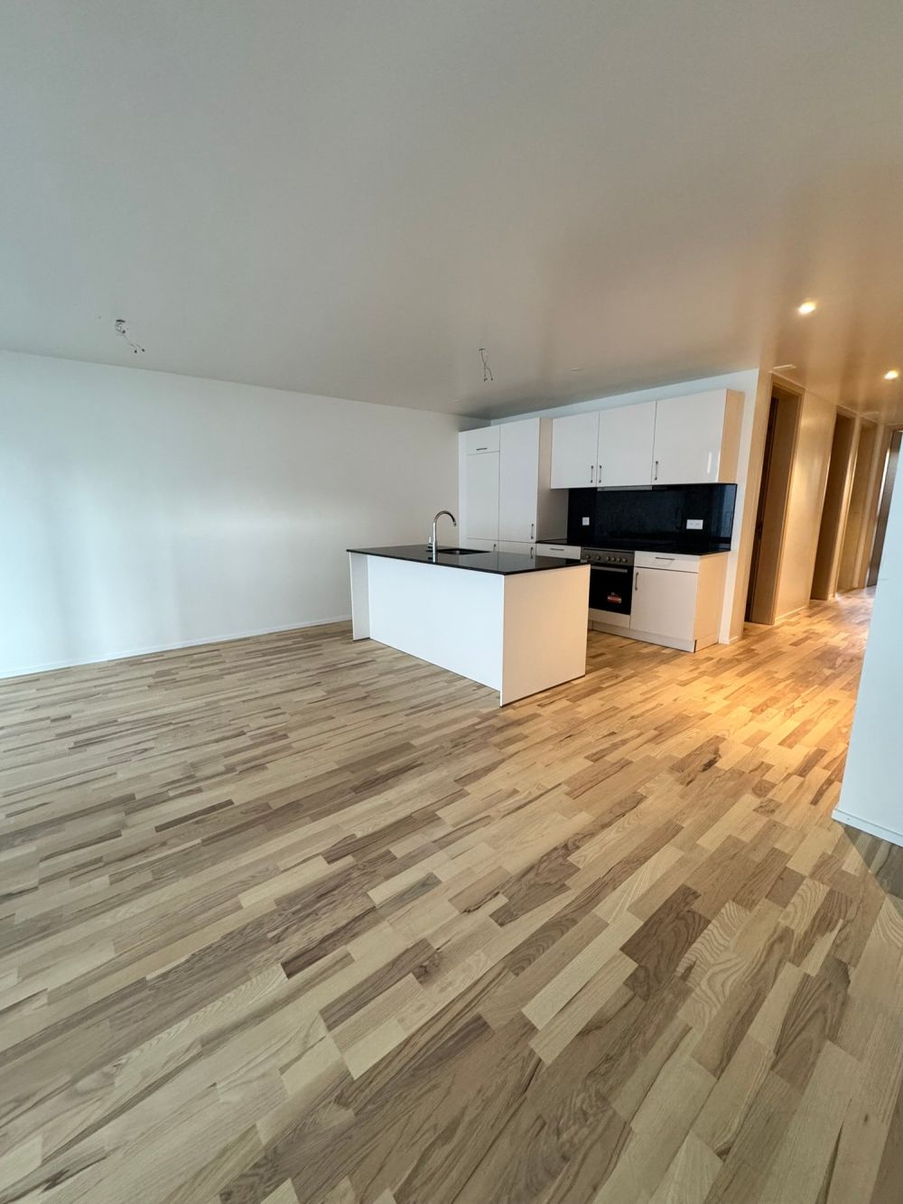 SOMMERAKTION: 1. Mietzins gratis - Moderne 3.5-Zimmerwohnung mit Balkon - Bild 2