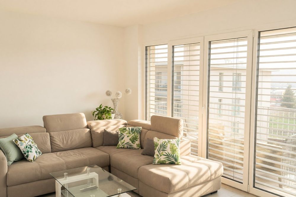 Elegante nuovo 3,5 con ampio terrazzo e camera con bagno ensuite - Bild 1