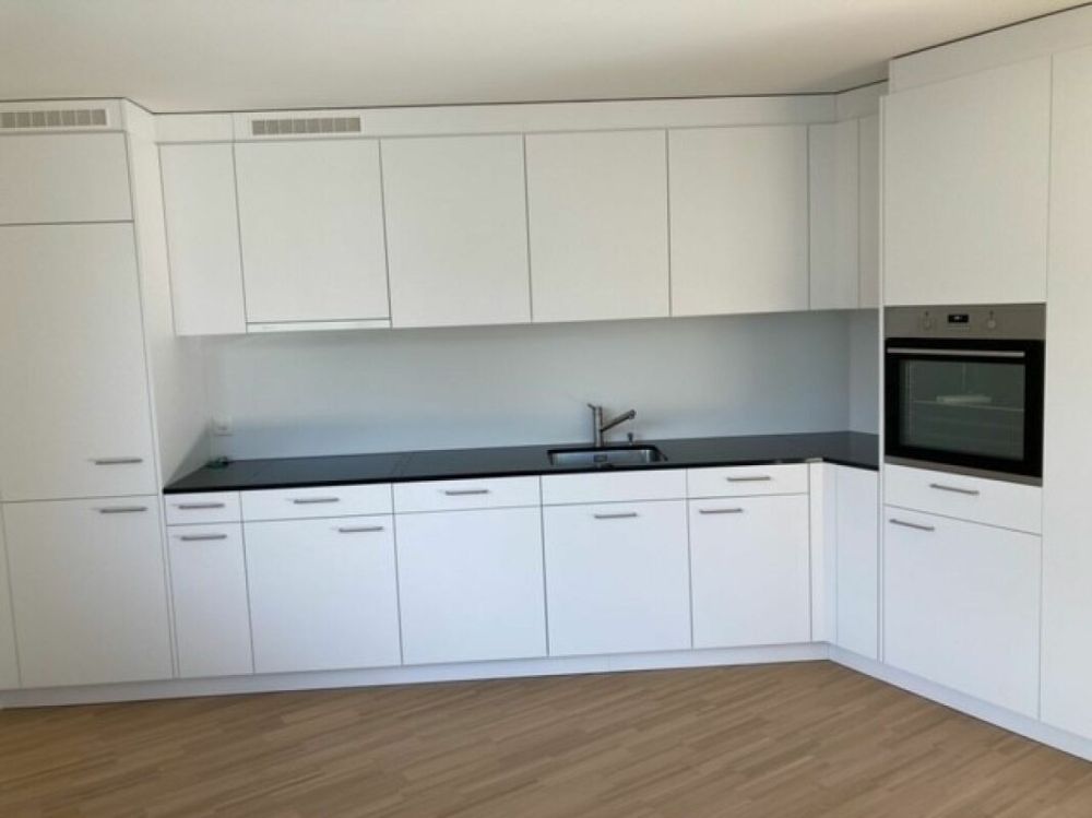 Attraktive 2.5 Zimmerwohnung mit Sitzplatz - Bild 2