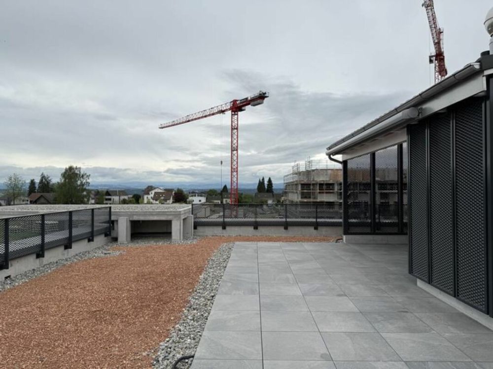Ganz oben. Ganz frei. Ganz Zuhause - exklusive 3.5-Zi.-Attikawohnung in Berg - Bild 10