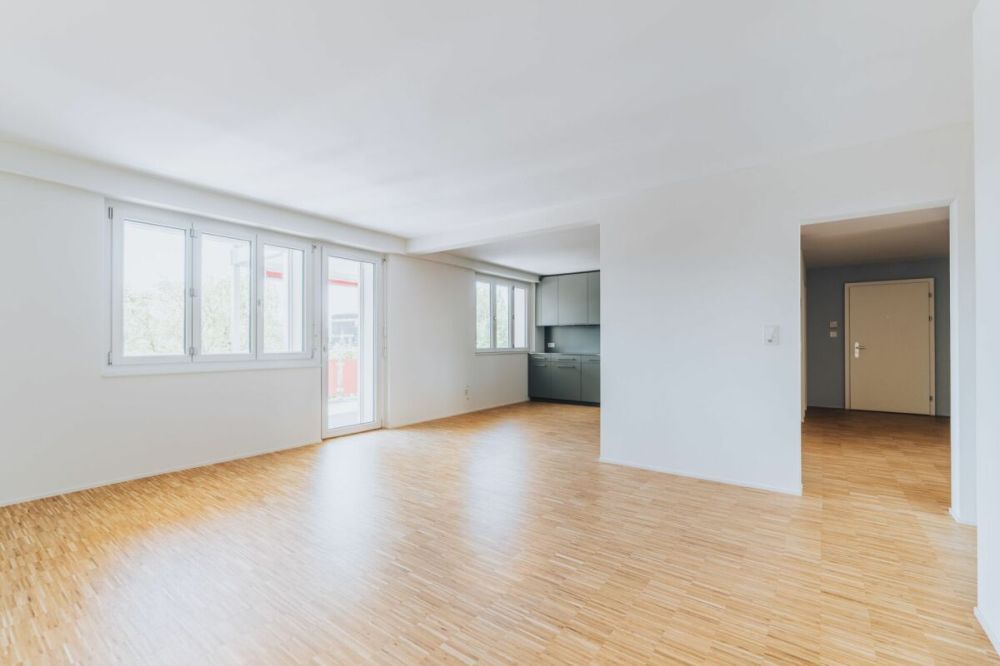 Erstbezug nach Komplettsanierung: 3.5 Zimmer-Wohnung (90m2) mit vielen Extras - Bild 2