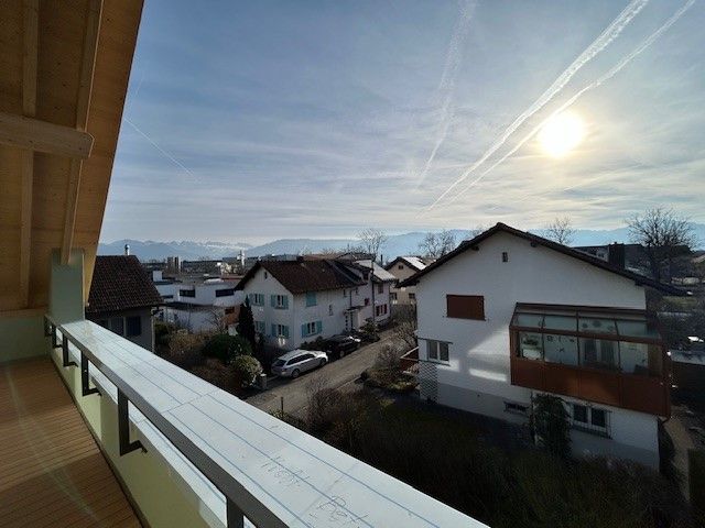 Attraktive 3-Zimmer-Dachwohnung mit Terrasse und Fernsicht - Bild 5