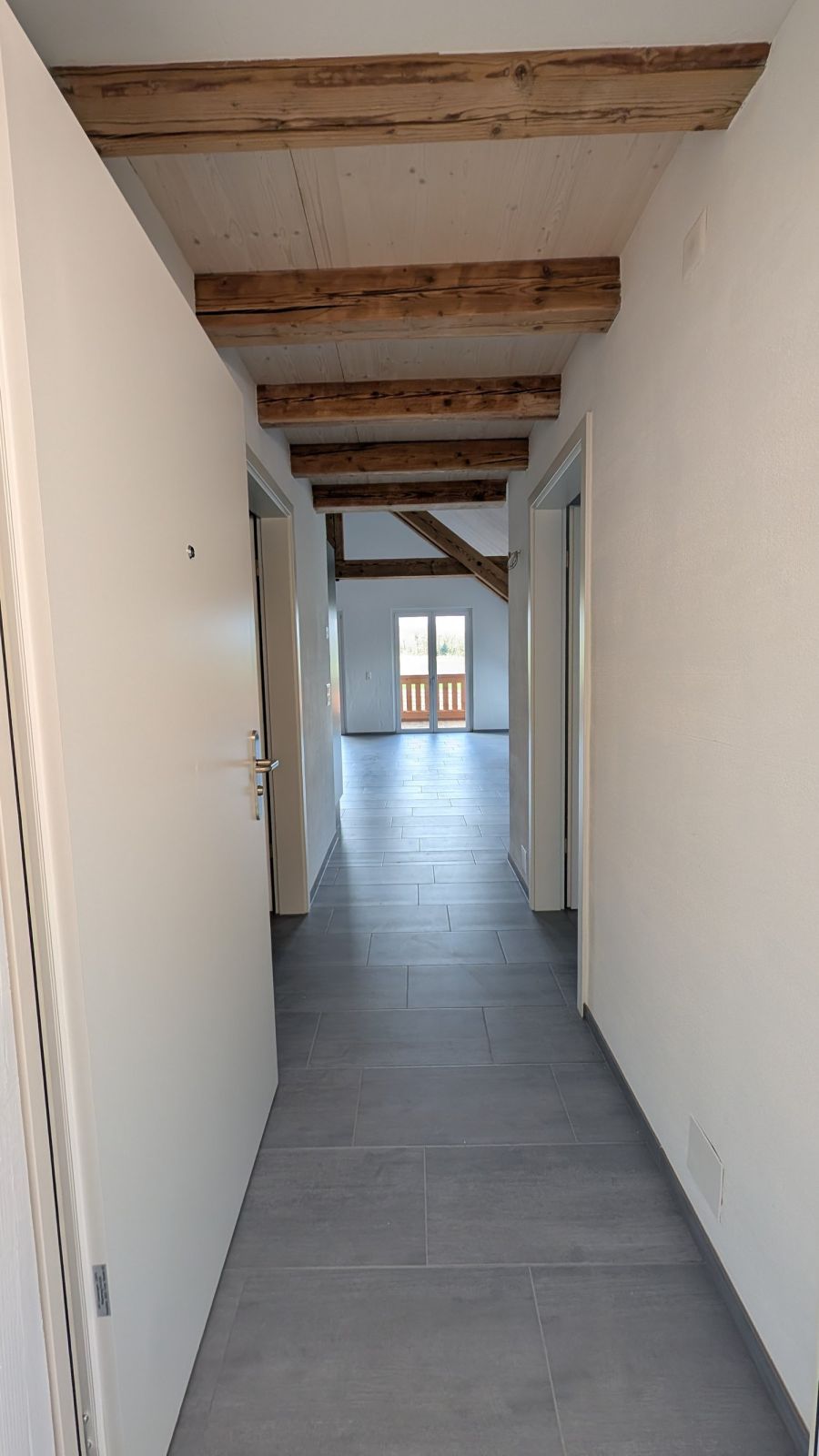 Neubau, moderne 2.5 - Zimmer Attika Wohnung im Eigentumsstandart - Bild 5